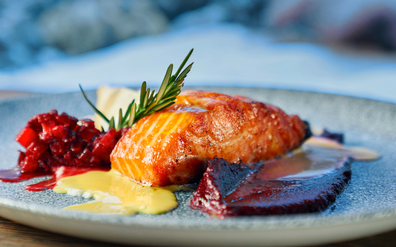 Salmon with Bearnaise Sauce
