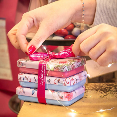 La Sablesienne Shortbread biscuits w Apricot Chips mini tin pure butter